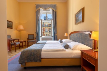 Superior Room front view without wallpaper suitable for allergy sufferers