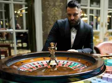 Muž hrající ruletu